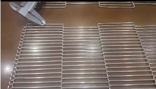 AISI304 ζώνη χαλύβδινων συρμάτων μετάλλων ζωνών μεταφορέων πλέγματος αλυσίδων καμπυλών στροφής για την ψύξη των τροφίμων